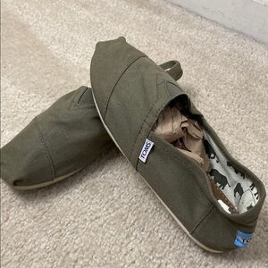 Toms Olive‎ Canvas Shoes